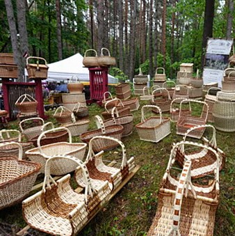 ラトビア「民芸品市」の風景