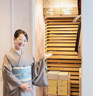 裏地桂子さん