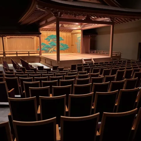 能舞台と客席（イメージ）